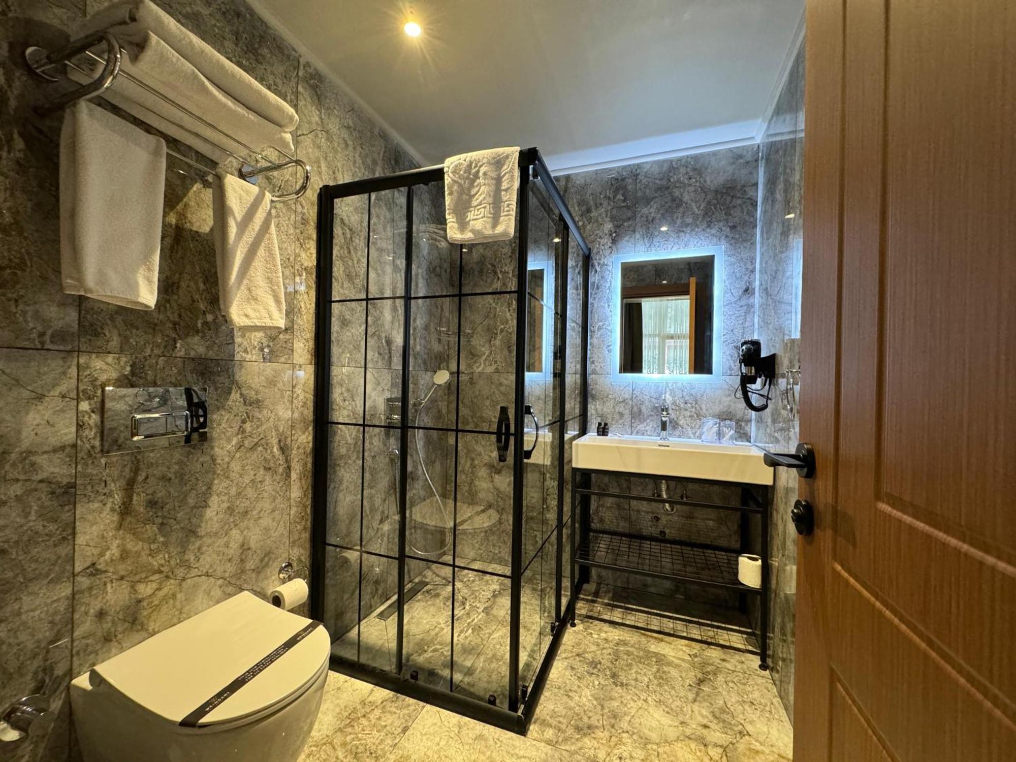 Weingart Suites Hotel Istanbul Ngoại thất bức ảnh
